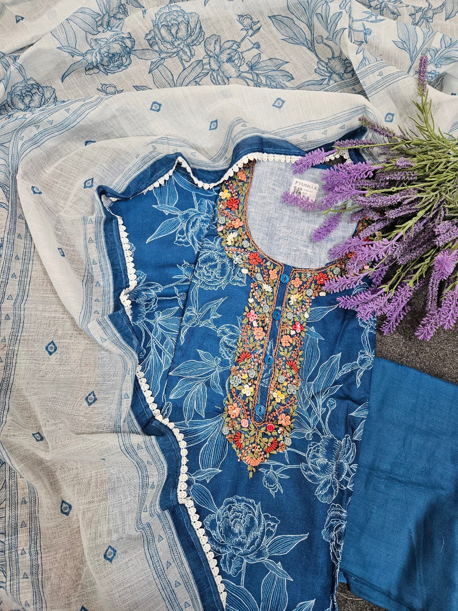 Pure Khaadi Silk Boutique Dress - Image 4