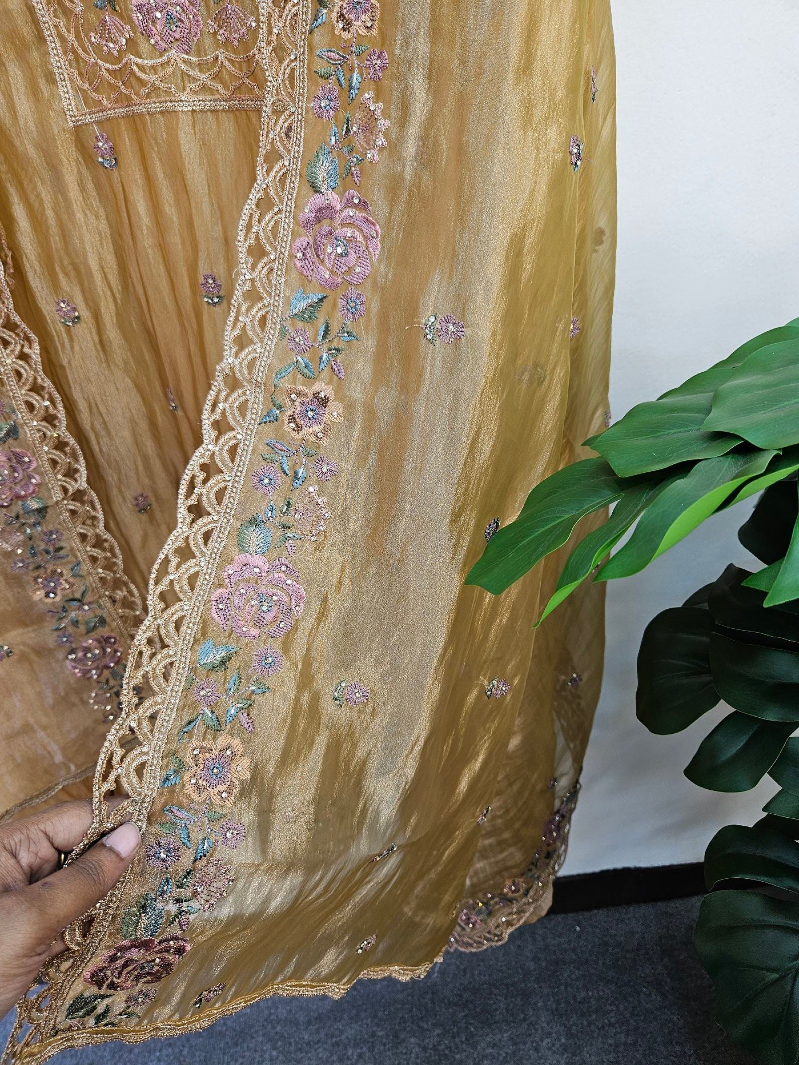 Pure Crush Tissue Simar Antique Work Boutique Dress - Image 4